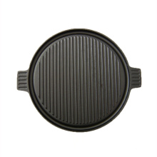 round heavy-duty cast iron reversible griddle/roaster pan